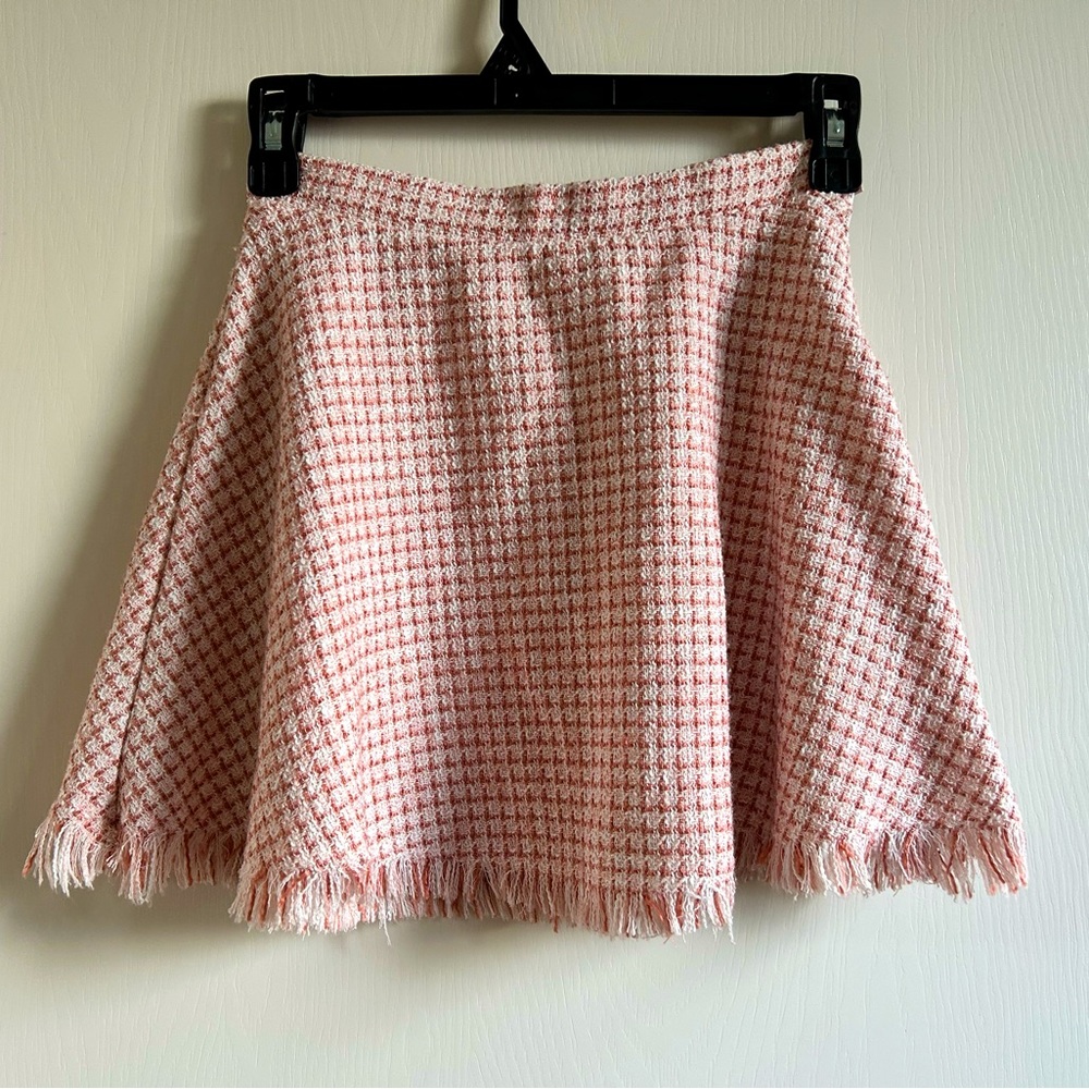 Chic Pink Tweed Skirt